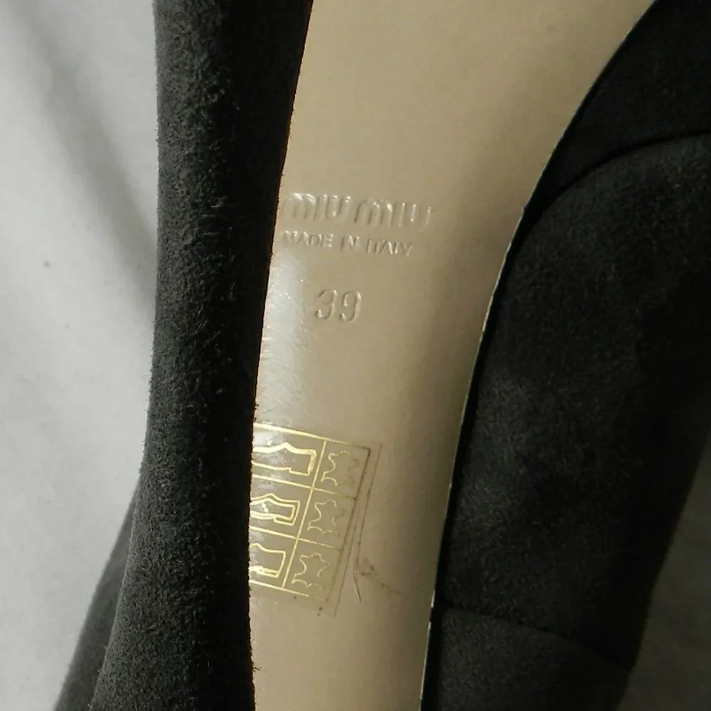 Miu Miu Gray Suede Platform Pumps Heels EU 39 EUC